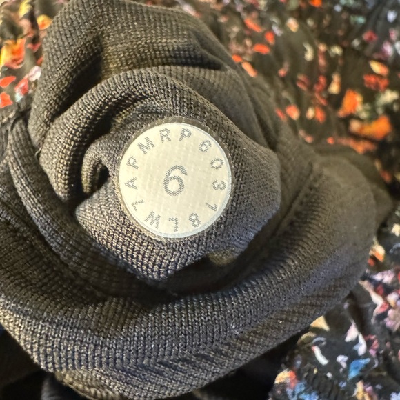 Lululemon shorts, Hotty Hot, floral, low rise, 2.5 inch inseam - Picture 6 of 8